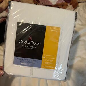 NWT Cuddl Duds flannel sheet set